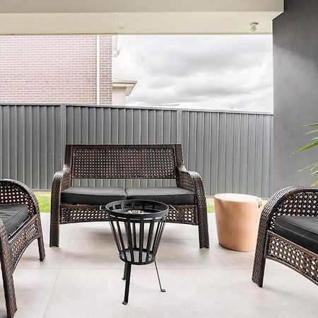 Neat 4 Bedroom In Catherine Fields Narellan Bagian luar foto