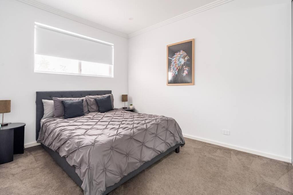 Neat 4 Bedroom In Catherine Fields Narellan Bagian luar foto