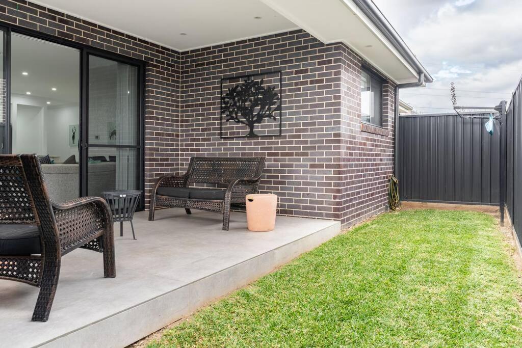 Neat 4 Bedroom In Catherine Fields Narellan Bagian luar foto