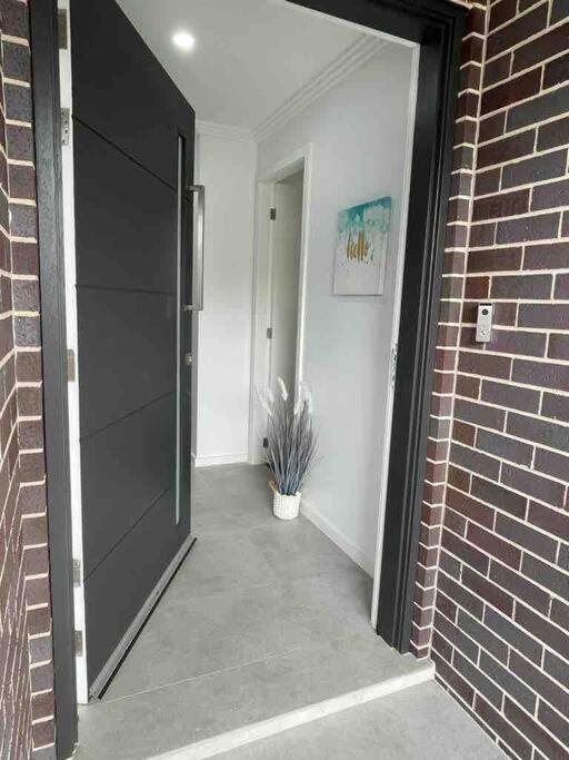 Neat 4 Bedroom In Catherine Fields Narellan Bagian luar foto