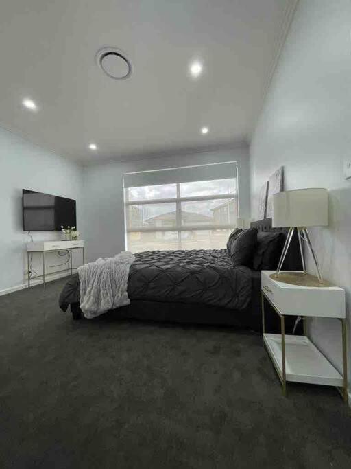 Neat 4 Bedroom In Catherine Fields Narellan Bagian luar foto